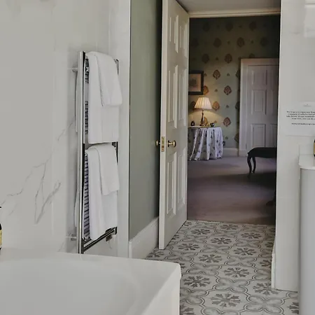 بيت للعطل Castle 5 Bedroom *