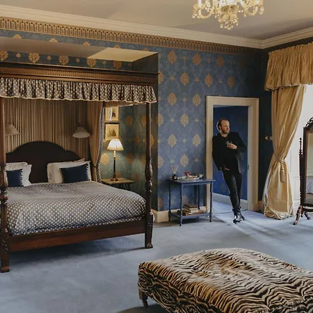Castle 5 Bedroom بيت للعطل سلان