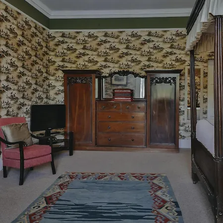 Castle 5 Bedroom *